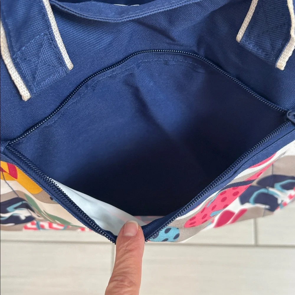 Colorful Large Tote Bag with Flip-Flop Design - Picture 4 of 9